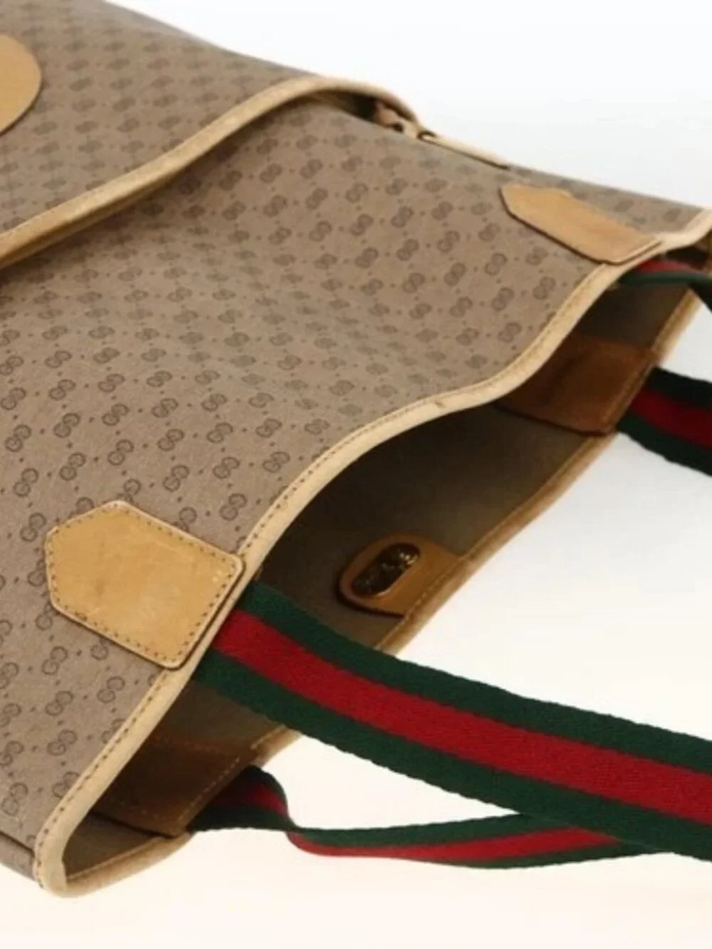 Gucci brand	gucci color	beige